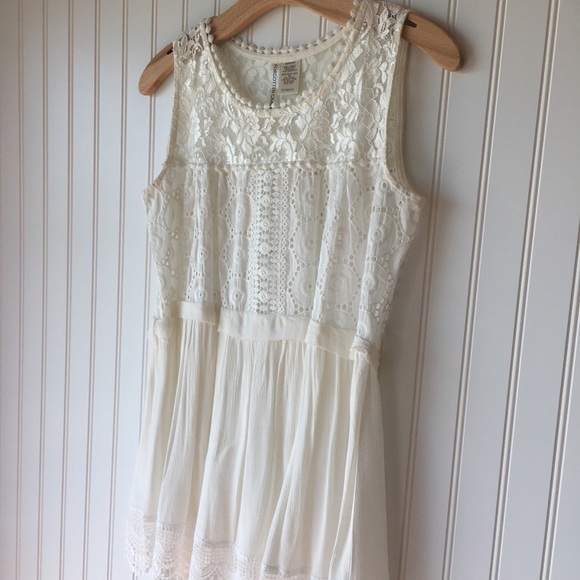 Forgotten Grace lace top - Picture 9 of 10